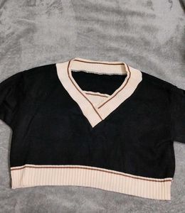 V-Neck Contrast Trim Sweater