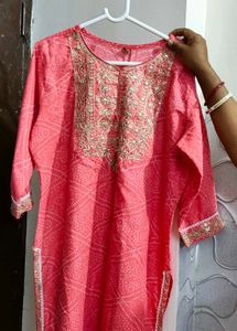 Elegant Pink Embroidered Kurta