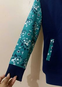 Stylish Women's Hooded Sweatshirt