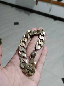 Chunky Gold Tone Chain Bracelet