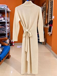 Elegant Ribbed Knit Maxi Dress