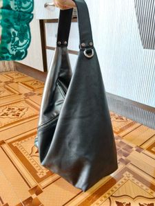 Chic Two-Tone Hobo Handbag