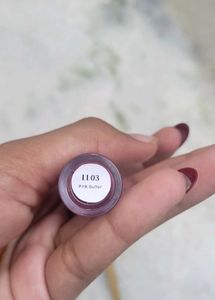House of makeup combo highlighter and lipstick