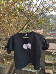 Chic Black top with Bow Detail