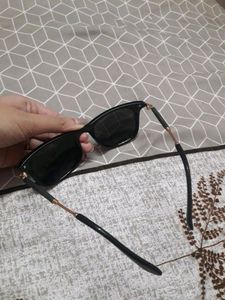 Combo of 2 tops and sunglasses