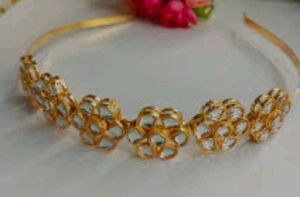 Gold Flower Maang Tikka