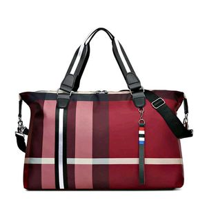 Stylish Plaid Weekender Bag
