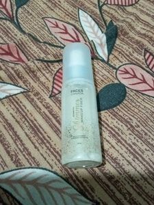 Faces Canada Shimmer Makeup Fixer spray