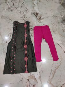 Elegant Grey Kurta Set with Pink Embroidery