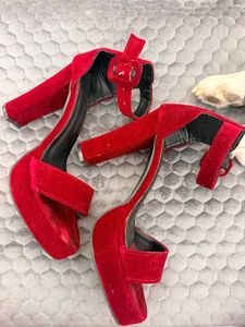 👠Chic Burgundy Platform Heels👠