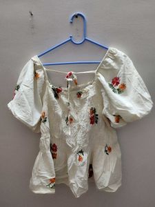 Embroidered Puff Sleeve Top