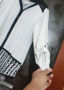 White &amp; Black Top Like Shirt For 42 Bust