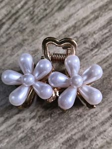 Pearl Flower Hair Claw Clip