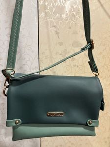 Stylish Two-Tone Shoulder Bag