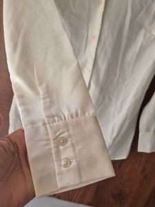 Elegant White Collared Shirt by Globus