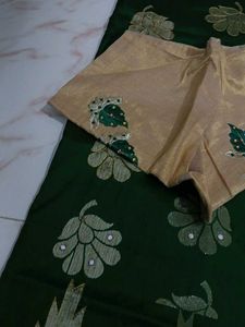 Saree With Gold Blouse