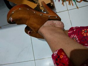 Vintage Brown Suede Clogs