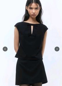 Chic Black Bow Detail Cap Sleeve Top