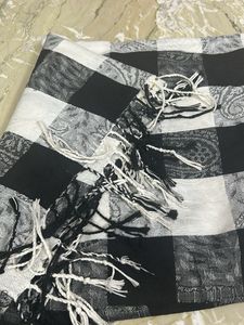 Stylish Black &amp; White Checked Scarf