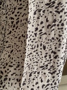 Leopard Print Button-Up Shirt 37 Size