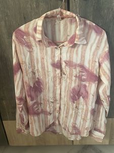 Chic Pink &amp; White Abstract Print Shirt