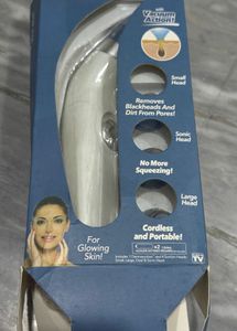 Pore Cleaner with Vacuum Action