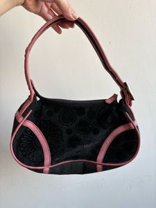 Chic Black &amp; Pink Shoulder Bag
