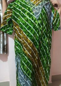 Green Tie-Dye Kurta with Embellished Neckline