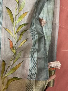 Elegant Grey Saree with Leaf Print