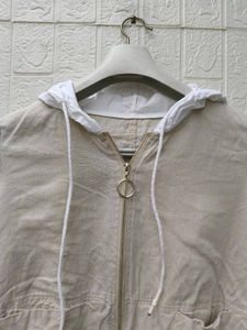 New with tag Korean Lightweight Zip-Up Hooded Jack