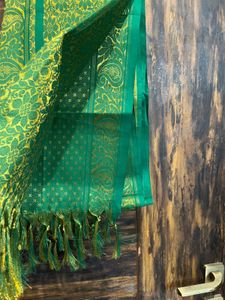 Elegant Green &amp; Gold Silk Dupatta