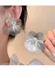Floral Pearl Stud Earrings