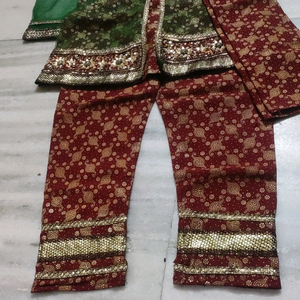 kids MASAKALI dress size 26..green and red 5-8 yrs