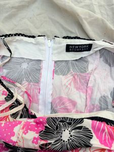 New York &amp; Company White Pink &amp; Black Floral Strap
