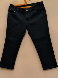 Dark Wash Capri Jeans