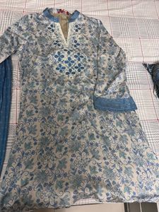 Brand newBeautiful Blue &amp; White Printed Kurta Set
