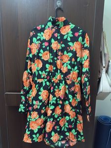 Chic Floral Twist Front Dress