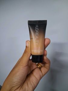 Huda Beauty Liquid Matte Foundation
