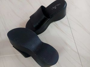 Chic Black Platform Wedge Sandals