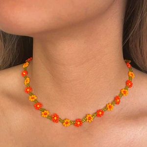 Handmade Beaded Flower Necklace🧡❤️