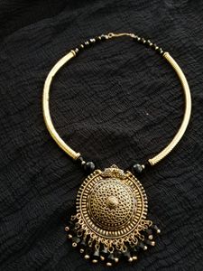 Short Traditional Necklace