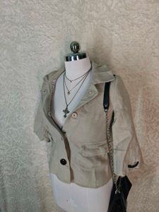 Chic Beige Cropped Jacket
