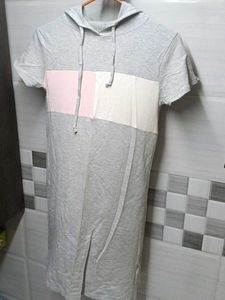 Gray hooded dress with color block