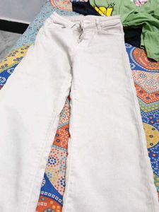 straight fit beige colour jeans