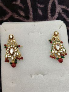 !!!PRICE DROP!!! Kundan Set With Maang Tikka And Earrings