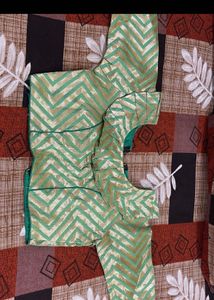 price drop !!!!Chic Chevron Print Blouse