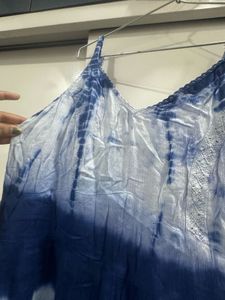 blue dress