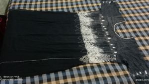 Elegant Black &amp; White Embroidered Kurti