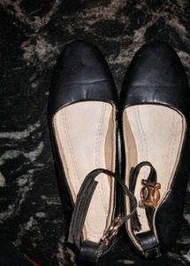 Elegant Black Ballet Flats with Ankle Strap