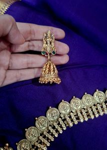 Traditional Gold Tone Necklace &amp; Earring Set